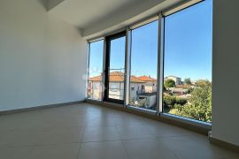 STAN 2 SPAVAĆE I 2 KUPAONICE 75.36m2 - Pula, Pula, Appartment