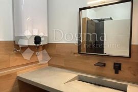 STAN 2 SPAVAĆE I 2 KUPAONICE 75.36m2 - Pula, Pula, Appartment