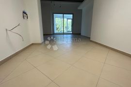 STAN 2 SPAVAĆE I 2 KUPAONICE 82.11m2 - Pula, Pula, Daire