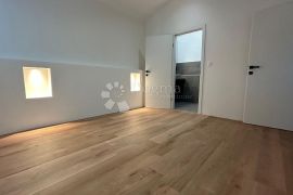 STAN 2 SPAVAĆE I 2 KUPAONICE 82.11m2 - Pula, Pula, Wohnung