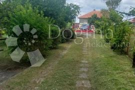 Odlična kuća sa prostranom okučnicom, Zlatar-Bistrica, House