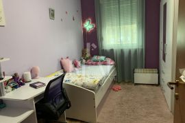 Martinkovac, izvrstan obiteljski stan, 3S+DB, 79 m2, 1. kat!, Rijeka, Appartment