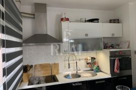 Martinkovac, izvrstan obiteljski stan, 3S+DB, 79 m2, 1. kat!, Rijeka, Apartamento