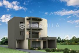 Osijek, Biljska cesta, četverosoban stan 114,40 m2 s vrtom u prizemlju, Osijek - Okolica, Flat