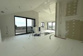 STAN + GARAŽA, PENTHOUSE, NOVOGRADNJA, PRODAJA, SREBRNJAK, 189 m2, 4s, Maksimir, Appartamento