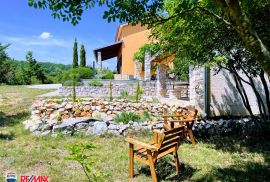 ISTRA, LABIN, KAMENA KUĆA NA BREŽULJKU SA PANORAMSKIM POGLEDOM NA LABIN, Labin, House