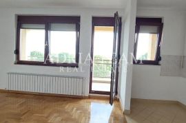 DVOSOBNI PREUREĐENI STANOVI U POTKROVLJU - DONJA DUBRAVA, ZAGREB, Zagreb, Wohnung