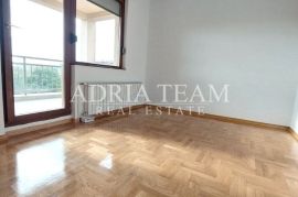 DVOSOBNI PREUREĐENI STANOVI U POTKROVLJU - DONJA DUBRAVA, ZAGREB, Zagreb, Appartment