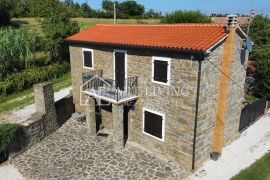 Buje-okolica, Šarmantna kamena kuća s bazenom, Buje, House