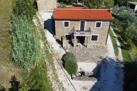 Buje-okolica, Šarmantna kamena kuća s bazenom, Buje, House