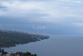 Opatija, okolica, obiteljska kuća s garažom i pogledom na Kvarner, Opatija, Σπίτι