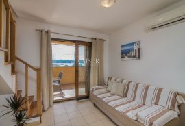 Klimno, otok Krk - apartman 63m2, 1. red do mora, Dobrinj, Apartamento