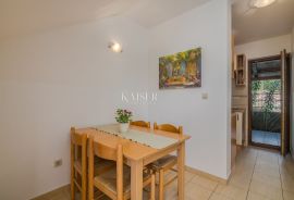 Klimno, otok Krk - apartman 51m2, 1. red do mora, Dobrinj, Appartement