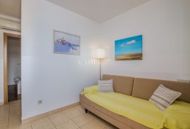 Klimno, otok Krk - apartman 51m2, 1. red do mora, Dobrinj, Flat