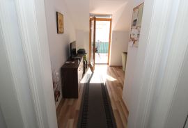 Opatija, stan u austrougarskoj vili I red do mora, Opatija, Appartment