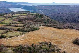 Rakalj - zemljište za izgradnju 50 vila, 45 000 m2, Pula, Land