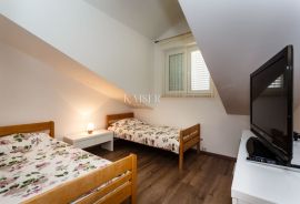 Vrbnik, otok Krk- apartman 93m2 s pogledom na Vrbnik, Vrbnik, Appartamento