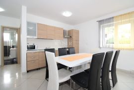 Vrbnik, otok Krk- apartman 93m2 s pogledom na more, Vrbnik, Appartement