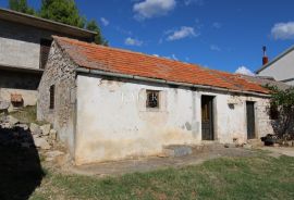 PRILIKA!!!!! Slivnica - samostojeća kuća s pomoćnim objektom, Posedarje, Casa