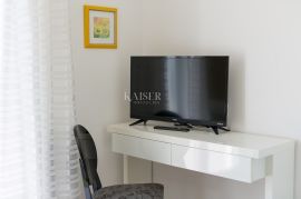 Linardići, otok Krk- vila 410m2 s bazenom i pogledom na more, Krk, Casa