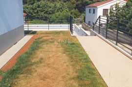 Nerezine, otok Lošinj - dvoetažni apartman 75,65 m2, blizina mora, Mali Lošinj, Flat