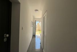 Mali Lošinj - stan u centru s vlastitom okućnicom, Mali Lošinj, Appartement