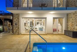 Kornić, Otok Krk- Vila 121m2 s pogledom na more i bazenom, Krk, House