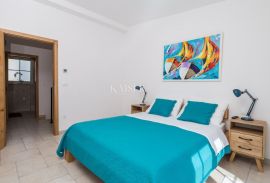 Kornić, Otok Krk- Vila 110m2 s pogledom na more i bazenom, Krk, House