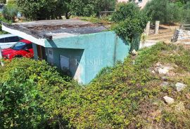 Mali Lošinj - kućica za adaptaciju 18 m2, Mali Lošinj, House