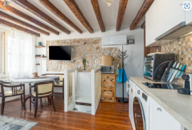 Istra - Rovinj, stan u centru 100 m od mora, Rovinj, Appartment