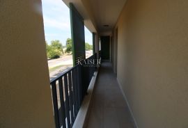 Labin, centar - 2S+DB s terasom, 76 m2, Labin, Διαμέρισμα