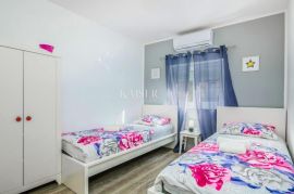 Pinezići, Otok Krk- adaptirana kamena kuća 145m2 s bazenom, Krk, House