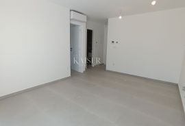 Malinska, Otok Krk- stan 107m2 s pogledom na more, Malinska-Dubašnica, Appartment