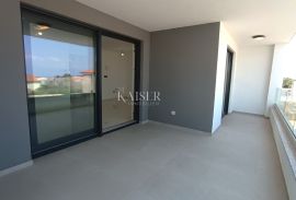 Malinska, Otok Krk- stan 110m² s bazenom, Malinska-Dubašnica, Stan