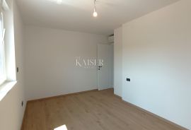 Malinska, Otok Krk- stan 110m² s bazenom, Malinska-Dubašnica, Kвартира