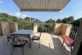 Opatija, Veprinac - Kuća sa dva stana i pogledom na more 400 m2, Opatija - Okolica, Σπίτι