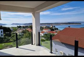 Rab-Prekrasan stan 180m2 s bazenom s pogledom na more, Rab, House