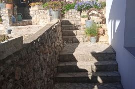 Otok Lošinj, Mali Lošinj - šarmantna kamena kuća u staroj jezgri, Mali Lošinj, House