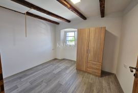 Otok Krk - dvoetažni apartman 140m2 u adaptiranoj kamenoj kući, Krk, Appartment