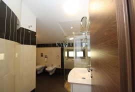 LOVRAN - atraktivan dvoetažni stan 200 m od mora, Lovran, Apartamento