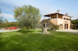 Istra, Buje, rustikalna vila s bazenom 160m2, Buje, Famiglia