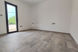 VIŠKOVO, MARINIĆI - 2S+DB od 125M2 s prostranom terasom, Viškovo, Apartamento