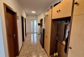 Opatija, Pobri,dvojna obiteljska kuća 279 m2 s velikom terasom i  pogledom, Opatija - Okolica, Ev