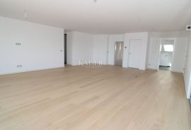 Opatija, penthouse, na traženoj lokaciji s pogledom, Opatija, Apartamento