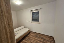 Otok Krk, Malinska - apartman 77m2, 100m do mora, Malinska-Dubašnica, Διαμέρισμα