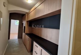 Opatija, centar, stan u prizemlju, Opatija, Apartamento