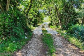 Drenje - građevinsko zemljište okruženo zelenilom, 900 m2, Raša, Zemljište