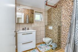 Tinjan - dvije dvojne kuće s bazenom, 170 m2, Tinjan, Haus