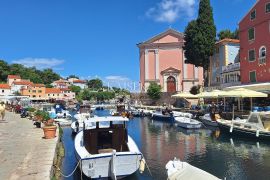 Veli Lošinj - kuća na mirnoj lokaciji, Mali Lošinj, Famiglia