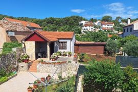 Veli Lošinj - kuća na mirnoj lokaciji, Mali Lošinj, House